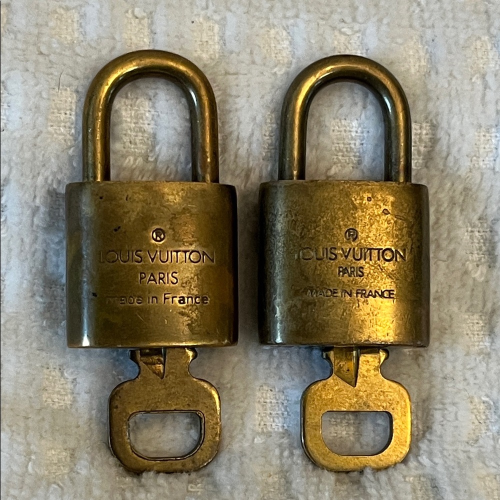 Louis Vuitton #314 & 322 Lock & Keys - Picture 2 of 8